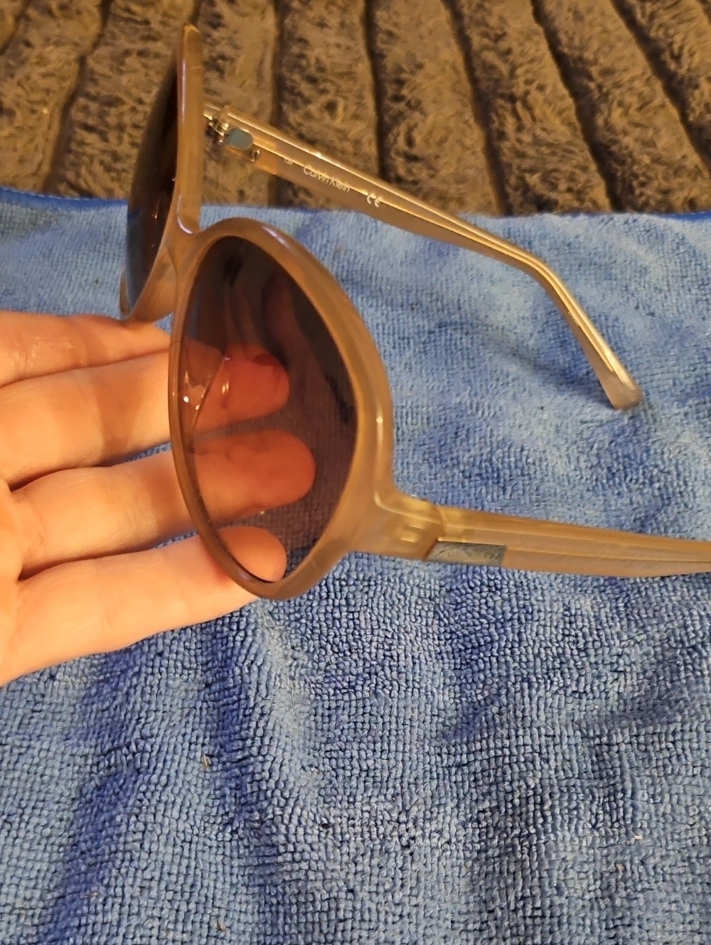 CALVIN KLEIN Model Number (R701S): New Deadstock!!